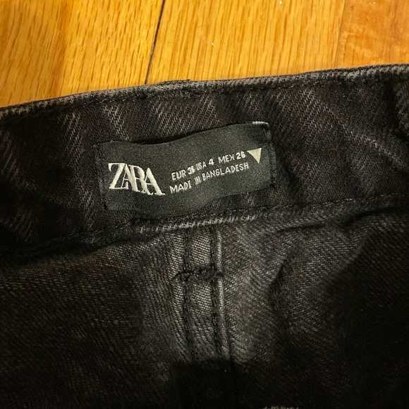 Zara high waisted black “paper bag” jeans - Picture 4 of 5